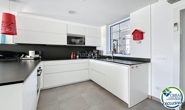 Foto a0029941-defe-4c22-bd45-ca3eea9d5b2f. Casa amb aparcament piscina a Segre - Ebre - Ter Empuriabrava