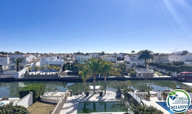Foto a5812b4e-128d-46f4-a3ad-0385d16063ee. Casa amb aparcament piscina a Segre - Ebre - Ter Empuriabrava