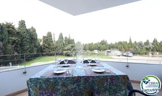 Appartamento  Avinguda pau casals. Apartamento de 3 habitaciones con terraza y plaza de aparcamient