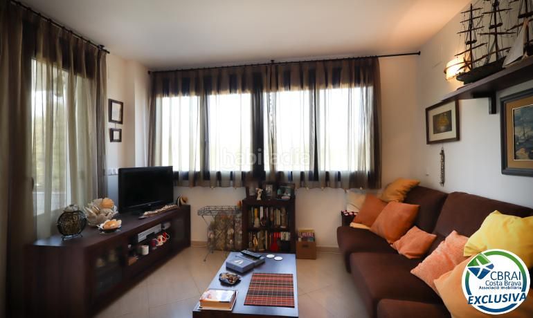 Foto a94787b6-718f-43e6-8e97-f34d239033a2. Pis amb calefacció aparcament a La Vila Llançà