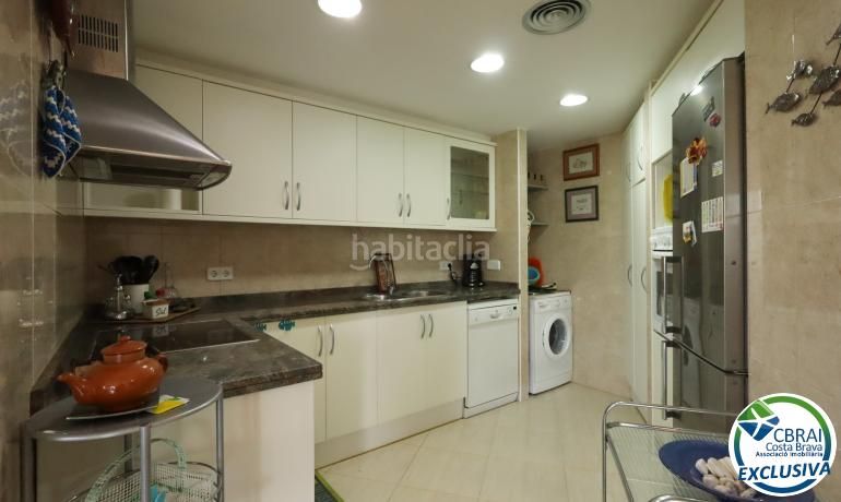 Foto f299dc88-85c1-4e43-a02c-9da528747da0. Pis amb calefacció aparcament a La Vila Llançà