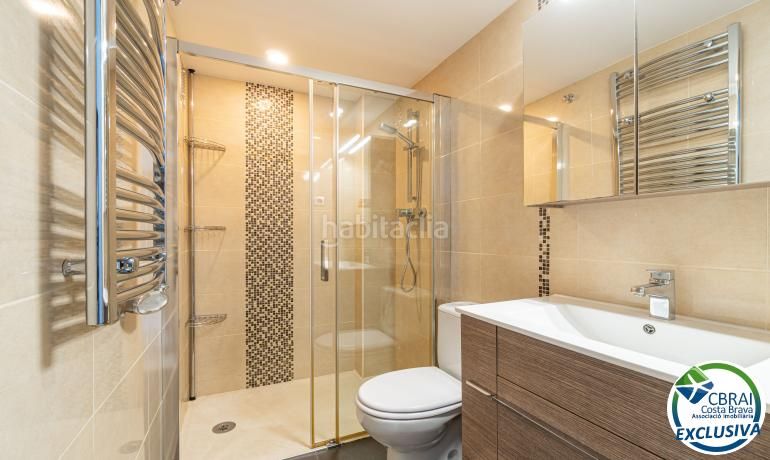 Foto 16f4aae4-3a83-4e37-9c54-5e30162c2498. Apartament amb aparcament a Salatar Roses