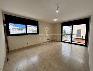 Appartamento in Carrer castellar 13. Amplio piso de 68 m² en el centro del port de llançà