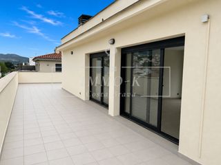 Appartement  Carrer castellar. Ático con  espectacular terraza en el centro de port de llançà