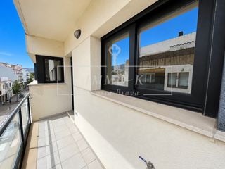 Appartement  Carrer castellar. Piso de 67 m² en el centro del port de llançà, cerca de la playa