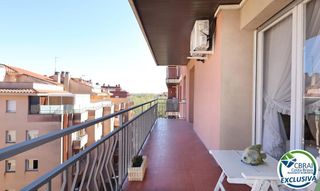 Piso  Carrer sant antoni. Amplio y luminoso piso con balcón en la zona de creu de la mà