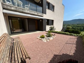 Piso  Carrer les aig�es. Magn�fico piso con jardin de125 m�,  en la tranquila urbanizaci�