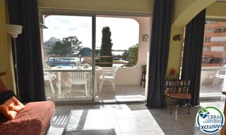Appartement  Carrer cap ponent. Apartamento con licencia turística en santa margarita, roses, co