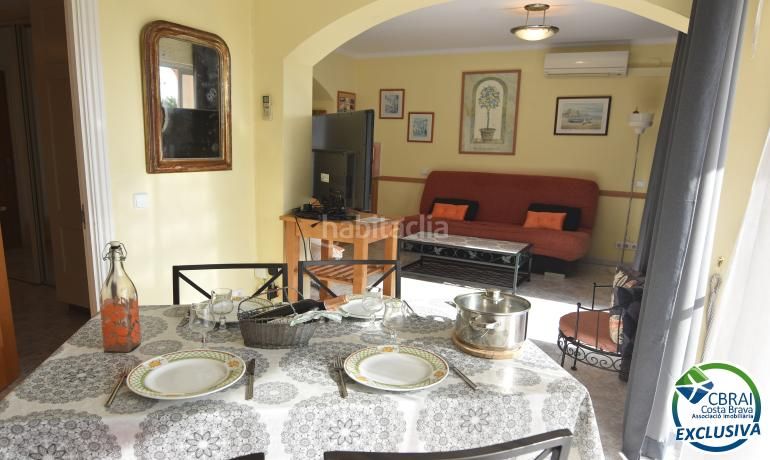 Foto 2f7127e1-ac43-4d5c-8945-39379cbe49a1. Apartament amb calefacció aparcament piscina a Santa Margarida Roses