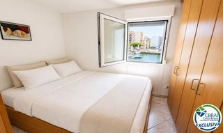 Piccolo appartamento  Carrer cap de la gola. Apartamento con vistas al canal, santa margarita, roses