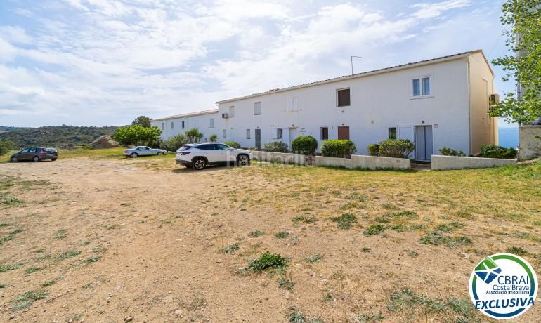 Foto 56411705-4f3f-45d4-9245-6ac65663ca53. Casa adossada amb calefacció aparcament a Puig Rom-Canyelles-Almadrava Roses