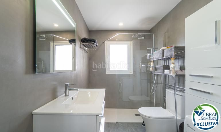 Foto d62381ae-3f5e-49e2-a858-3c1b31604f9f. Casa adossada amb calefacció aparcament a Puig Rom-Canyelles-Almadrava Roses