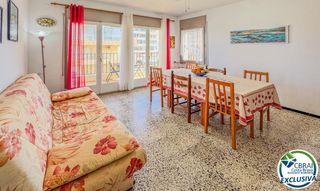 Apartment  Carrer de la roca llarga. Acogedor apartamento de 2 habitaciones con terraza — roses (sant