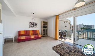 Apartament a Carrer de la roca llarga 22. A150 metros de la playa con vistas al mar, licencia turistica.