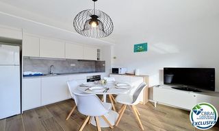 Piccolo appartamento  Carrer del cap norfeu. Apartamento renovado con licencia turistica en el centro de rosa