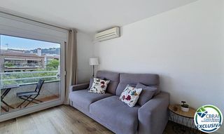 Apartment  Carrer del cap norfeu. Apartamento renovado con licencia turistica en el centro de rosa