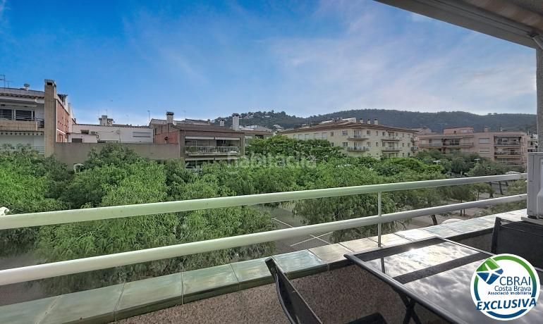 Foto a4c561e8-8143-417e-b888-6a2a61131fab. Apartament a Centre Roses