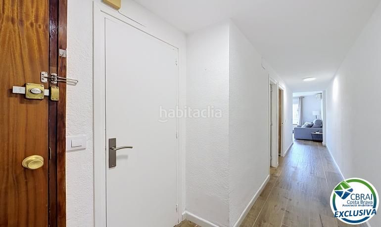 Foto a98c6d70-bcfc-4300-9875-82dd0583d840. Apartament a Centre Roses