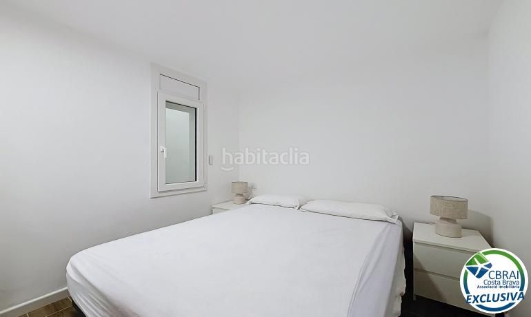 Foto abeb0147-51a6-4165-914d-58bb1ac4c2a3. Apartament a Centre Roses