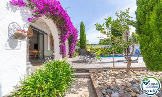 Maison  Carrer pení. Espectacular casa reformada con piscina en empuriabrava