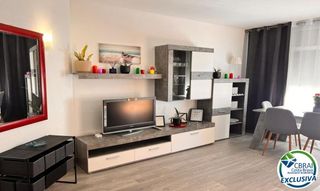 Apartamento  Carrer port banyuls. Piso reformado con gran terraza y vista lateral al canal