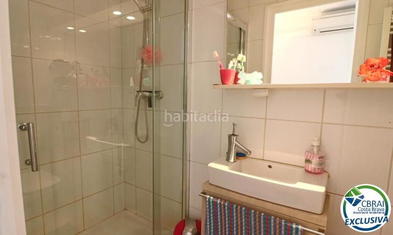 Foto f0a2a9b6-2629-4b7d-8f25-e790d0852319. Casa amb calefacció aparcament a Port Banyuls - Port Alegre - Port Empordà Empuriabrava