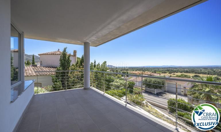 Foto bb2d8040-d916-4e55-a089-d32feff292f3. Casa amb calefacció aparcament piscina a Palau-saverdera