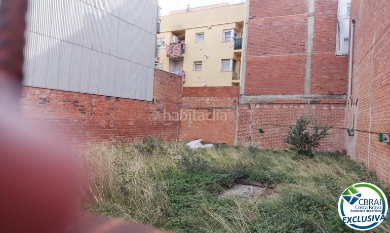 Foto 9ee71d3a-a7bb-4a02-9aa3-0f4874d6061e. Terreno residencial venta de terreno para construir un edificio . en Figueres
