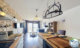 Apartment  Carrer alberes. Apartamento con vistas al canal, terraza y parking en empuriabra