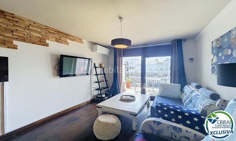 Foto 3032dbe4-cb78-48df-a532-457637bd2471. Apartament amb aparcament a Alberes Empuriabrava