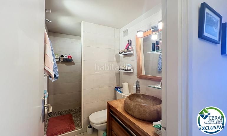 Foto 555a47dc-7c76-4300-aadc-77df7cf823a5. Apartament amb aparcament a Alberes Empuriabrava