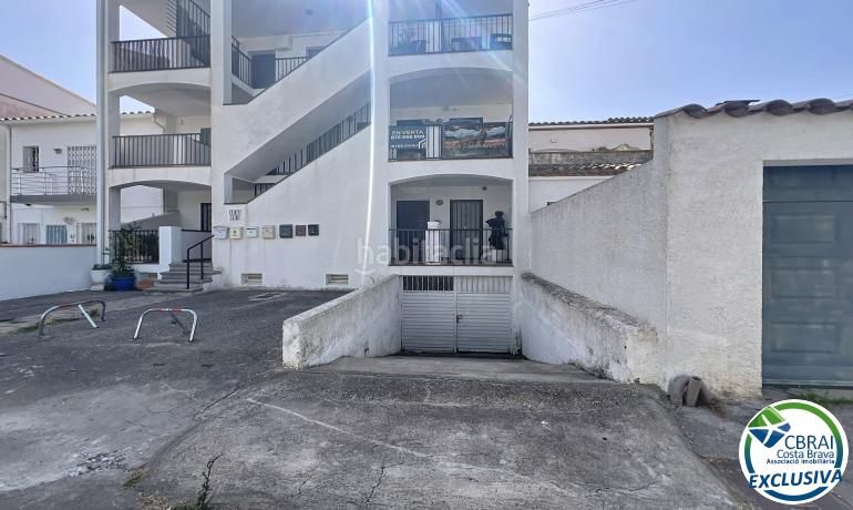 Foto dcedd2e0-37bf-427a-a08f-844b73b1e681. Apartament amb aparcament a Alberes Empuriabrava