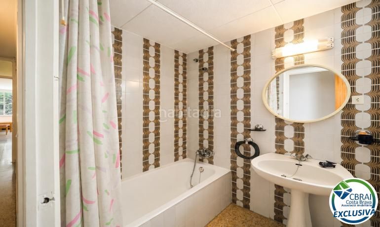 Foto 1450a627-3412-451c-acb9-6d4a4b5401c2. Apartament amb aparcament a Centre Roses
