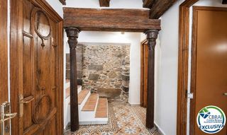 Country house  Carrer major. Exclusiva masía del siglo xvi con licencia de turismo rural