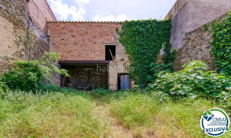 Foto 3b0c3e9b-3f45-4383-9042-a859755e7cce. Masia amb aparcament a Palau-saverdera