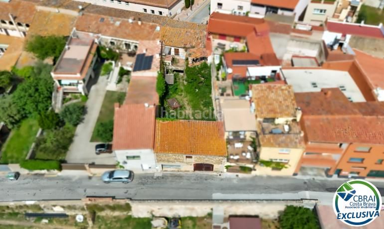 Foto 430b8233-5421-48ce-978f-555e764a2c3d. Masia amb aparcament a Palau-saverdera