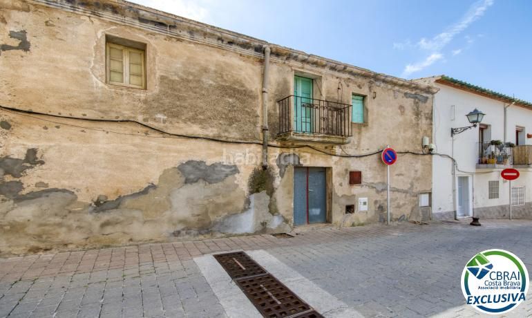 Foto 4d0c9b6c-a156-4644-af09-cafa83d5f039. Masia amb aparcament a Palau-saverdera