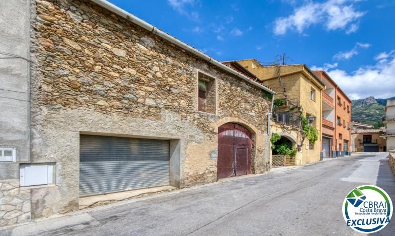 Foto 7f02d8a1-a413-4887-ad52-4b75c8993b34. Masia amb aparcament a Palau-saverdera