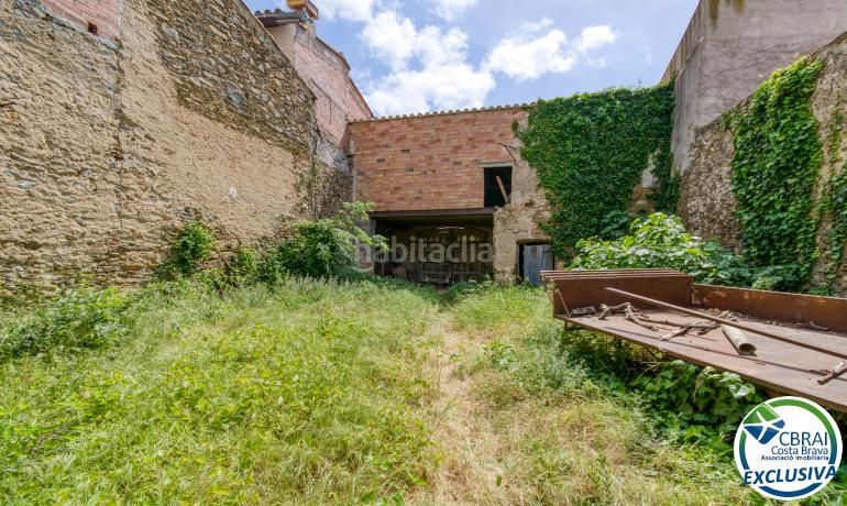 Foto 8b976ab0-6b53-4ea3-861a-0251d04ddbdf. Masia amb aparcament a Palau-saverdera