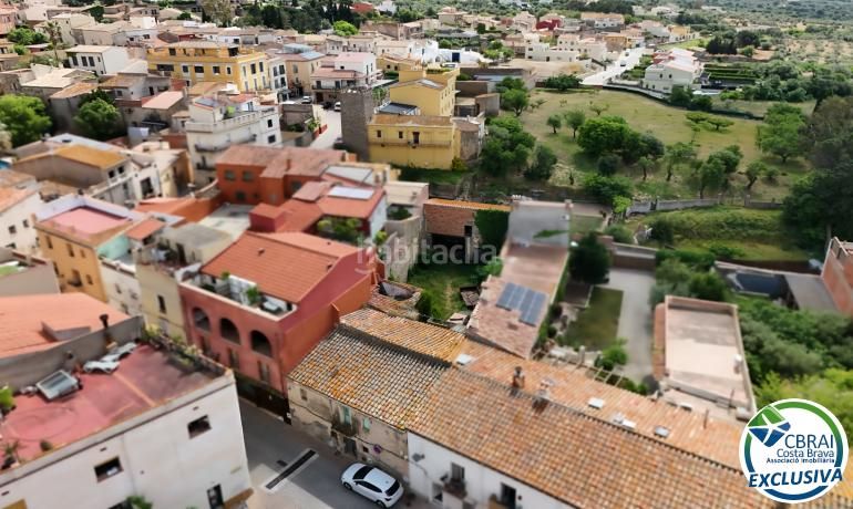 Foto bd0cbb4a-664c-4ba8-aaa5-0717df6b3660. Masia amb aparcament a Palau-saverdera