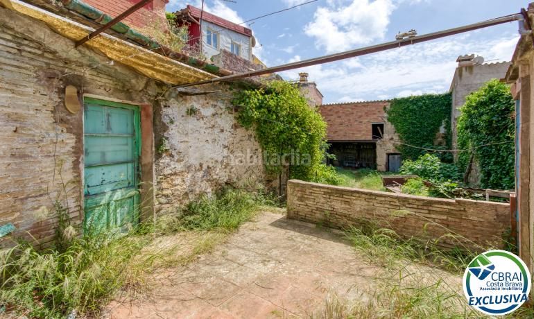 Foto d61b8b16-79dd-4646-8735-f1f4eea1a5eb. Masia amb aparcament a Palau-saverdera