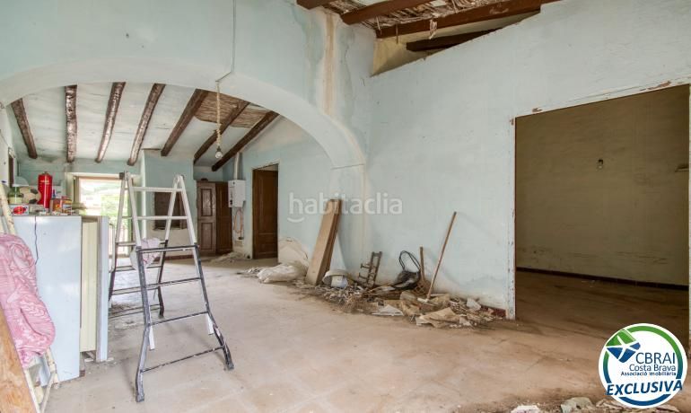 Foto dc87d09e-ddcb-4268-9ac3-eefe0016c116. Masia amb aparcament a Palau-saverdera