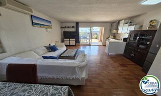 Apartament  Carrer salins 2ª línea. Apartamento con gran amarre de 14x3,70m antes de los puentes y