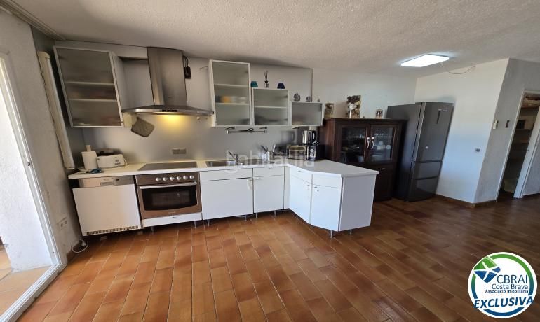 Foto 346feeba-a228-4b0c-bbca-3c43f3172452. Apartament amb aparcament a Salins - Cavall de Mar Empuriabrava