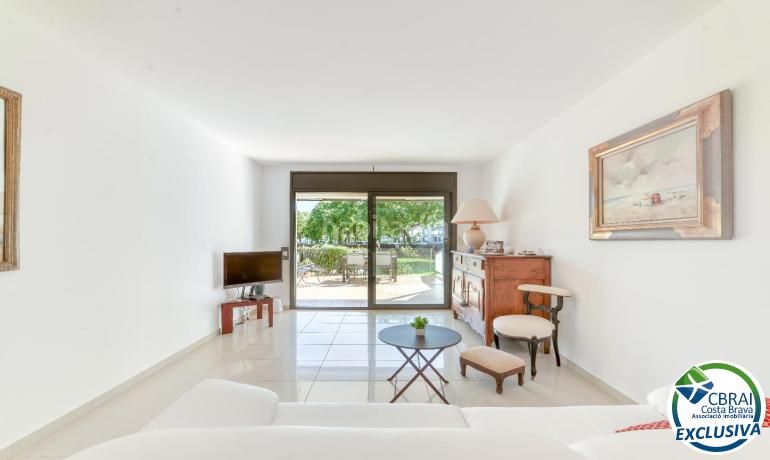Foto 912f0bac-4080-479b-bb09-f4eff0de7a9a. Apartament amb calefacció aparcament piscina a Salins - Cavall de Mar Empuriabrava