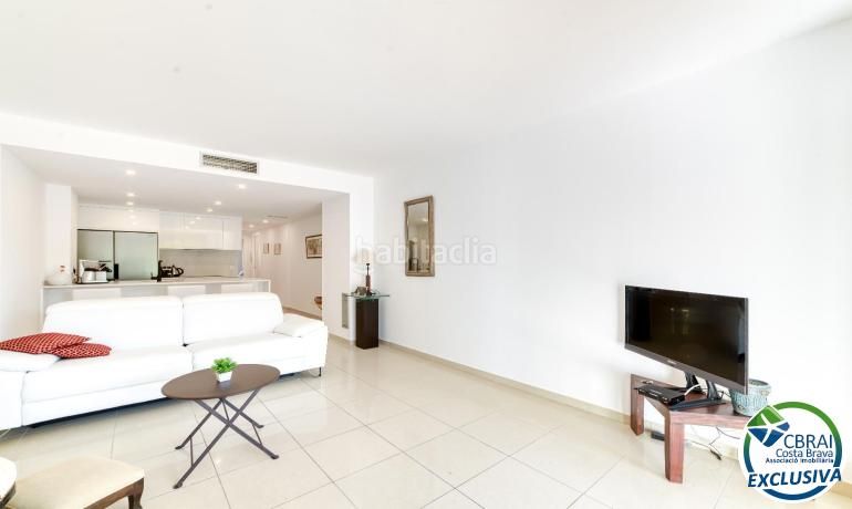 Foto 9b9d9a35-c81b-4734-adb8-5fc100d04e8a. Apartament amb calefacció aparcament piscina a Salins - Cavall de Mar Empuriabrava