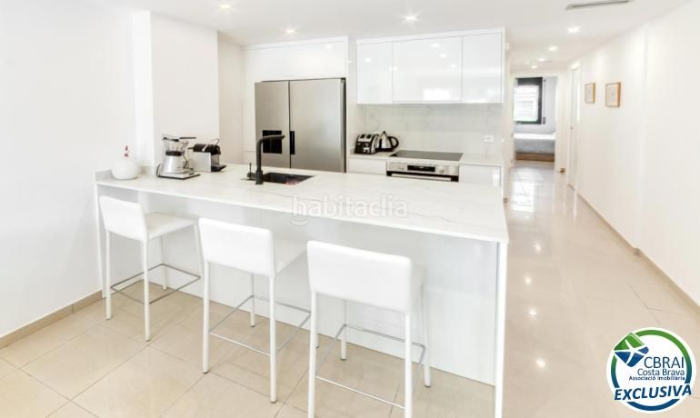Foto b324b728-1cfe-47ed-abce-2aba50a549c7. Apartament amb calefacció aparcament piscina a Salins - Cavall de Mar Empuriabrava