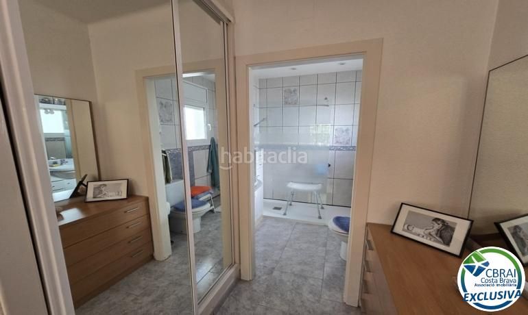 Foto 4dd4403b-f47f-447f-83a1-4a866a49aa02. Casa amb aparcament piscina a Peni Empuriabrava