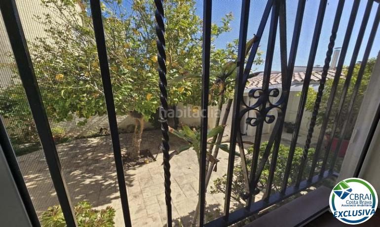 Foto d35ea67b-0a97-4a9d-a21a-08d96de9e60b. Casa amb aparcament piscina a Peni Empuriabrava