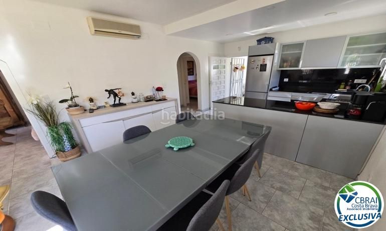 Foto e1735fb0-085a-430c-b77d-e1adc2f14458. Casa amb aparcament piscina a Peni Empuriabrava